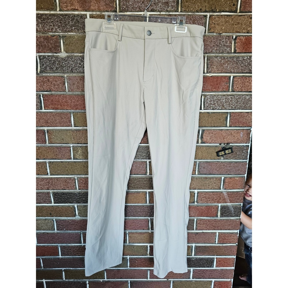 Old Navy Active Mens Slim Tech Hybrid Pants 33x32 Khaki Tan 4-Way Stretch NWT